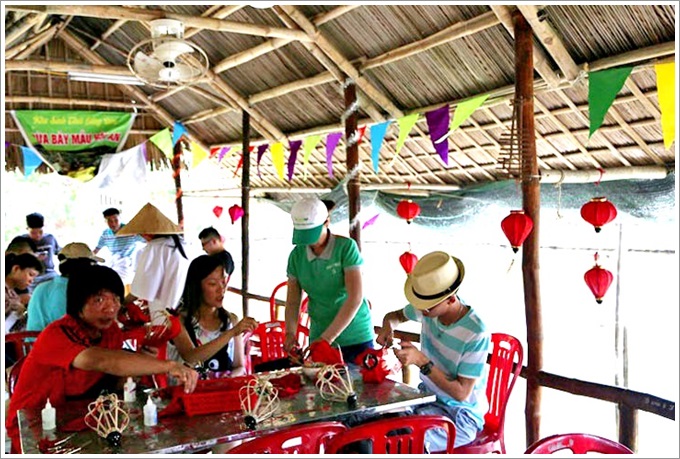 『越南。峴港』 迦南島竹籃船生態之旅+龍蝦海鮮火鍋午餐和燈籠 DIY，以及來越南必遊的會安古鎮，真是太美了！會安五日遊Day2行程