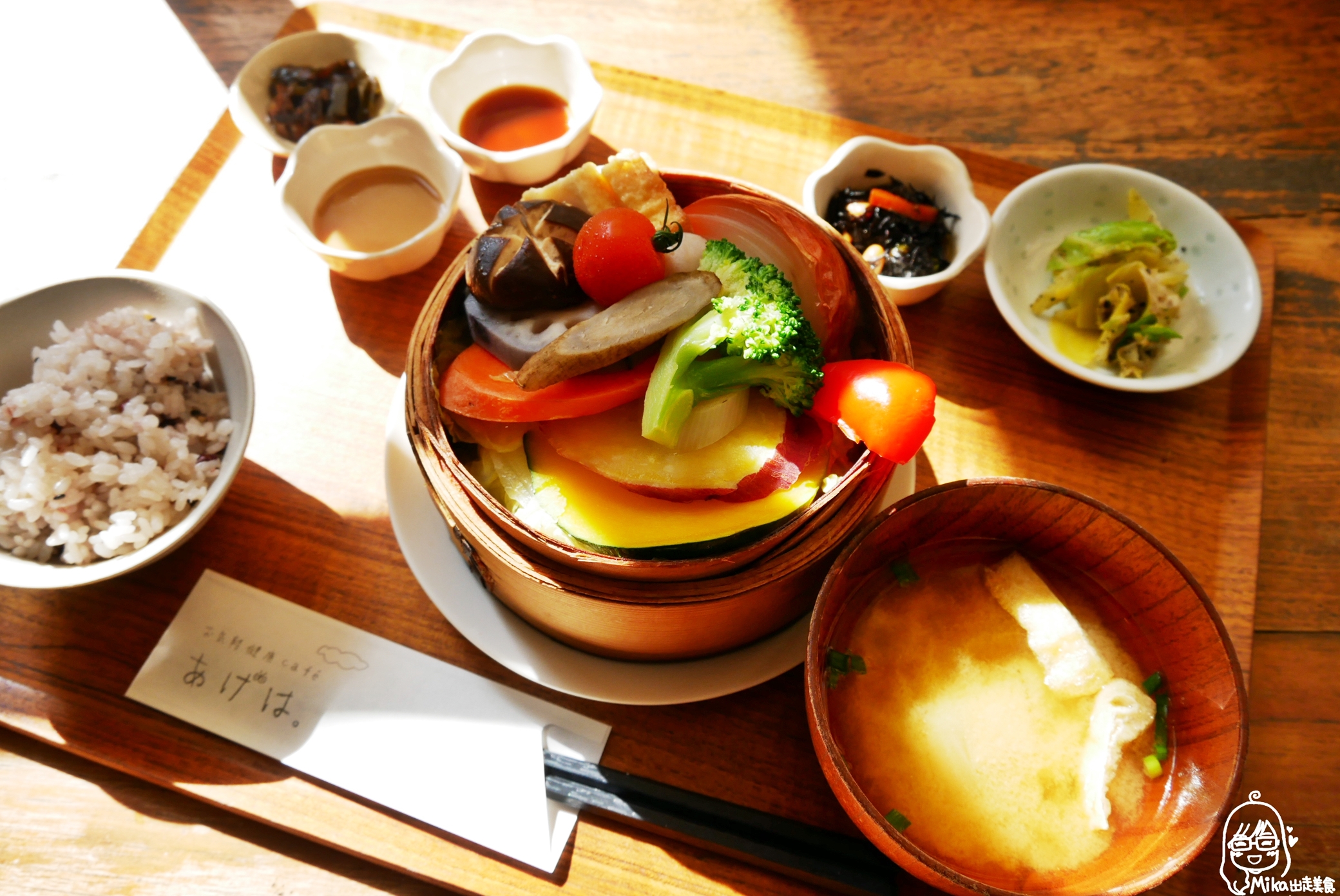 『日本。神戶』 Ageha (あげは。神戸トアロード店)｜女生最愛 神戶最受歡迎的健康養生蔬食餐廳  店內使用神戶在地小農的時令蔬菜。 @Mika出走美食日誌