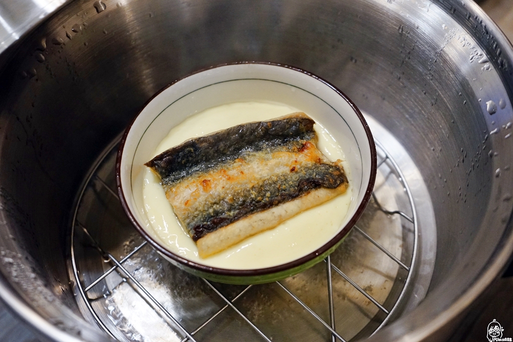 『懶人。料理』 氣炸鰻魚海鮮蒸蛋｜芷要上菜 氣炸鍋出好料  宅配鰻魚 氣炸最方便，還有超實用小撇步 蒸蛋這樣煮超好吃。