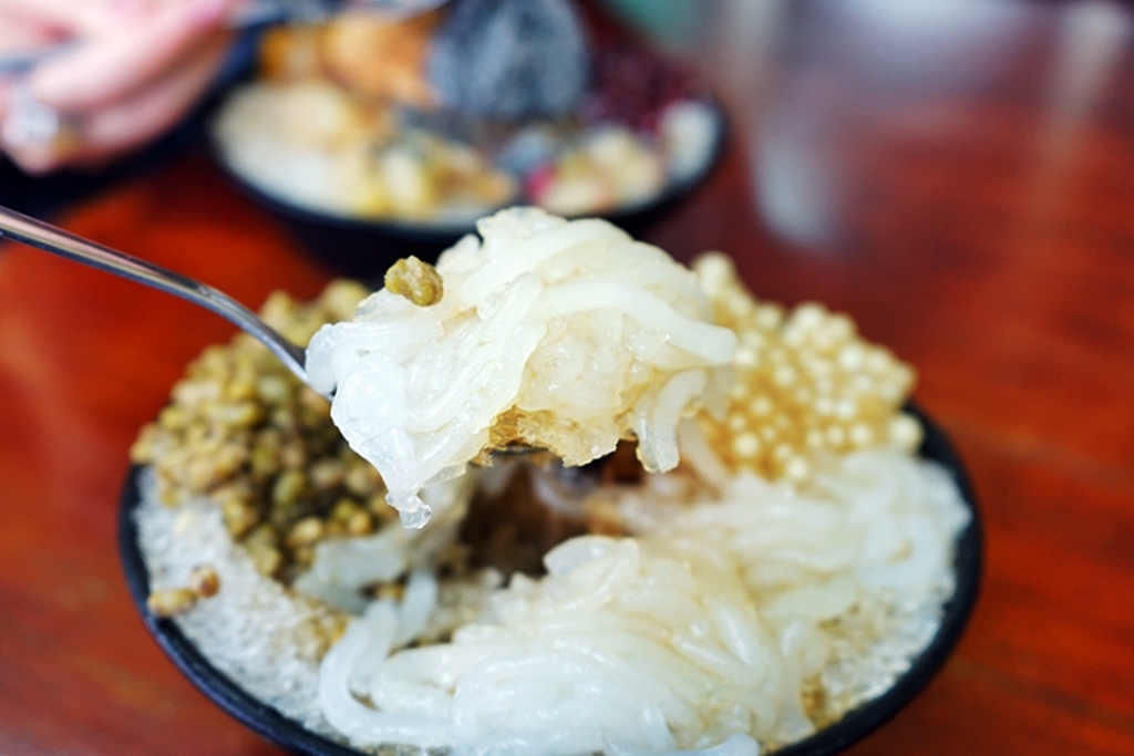 【苗栗】 頭份 瑞盛客家米食（二店）｜夏日期間限定 只賣四個月的燒麻糬燒冷冰、古早味ㄘㄨㄚˋ冰。