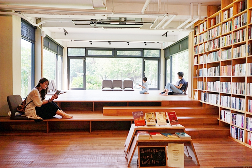 【新竹】 或者書店 ＆ 蔬食餐桌｜新瓦屋客家文化保存區內 或者書店裡的蔬食餐桌  是一座有機書森林中的健康廚房。