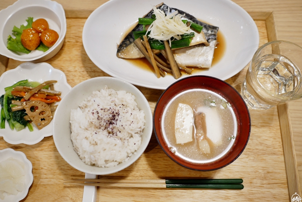 『新竹。東區』 柚子 Pomelo’s Home｜新竹護城河畔 清新暖木風格的日式定食家庭料理餐廳，選用日本九州瓷器 高CP值的手作料理。