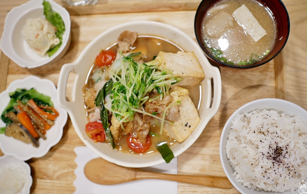 『新竹。東區』 柚子 Pomelo’s Home｜新竹護城河畔 清新暖木風格的日式定食家庭料理餐廳，選用日本九州瓷器 高CP值的手作料理。