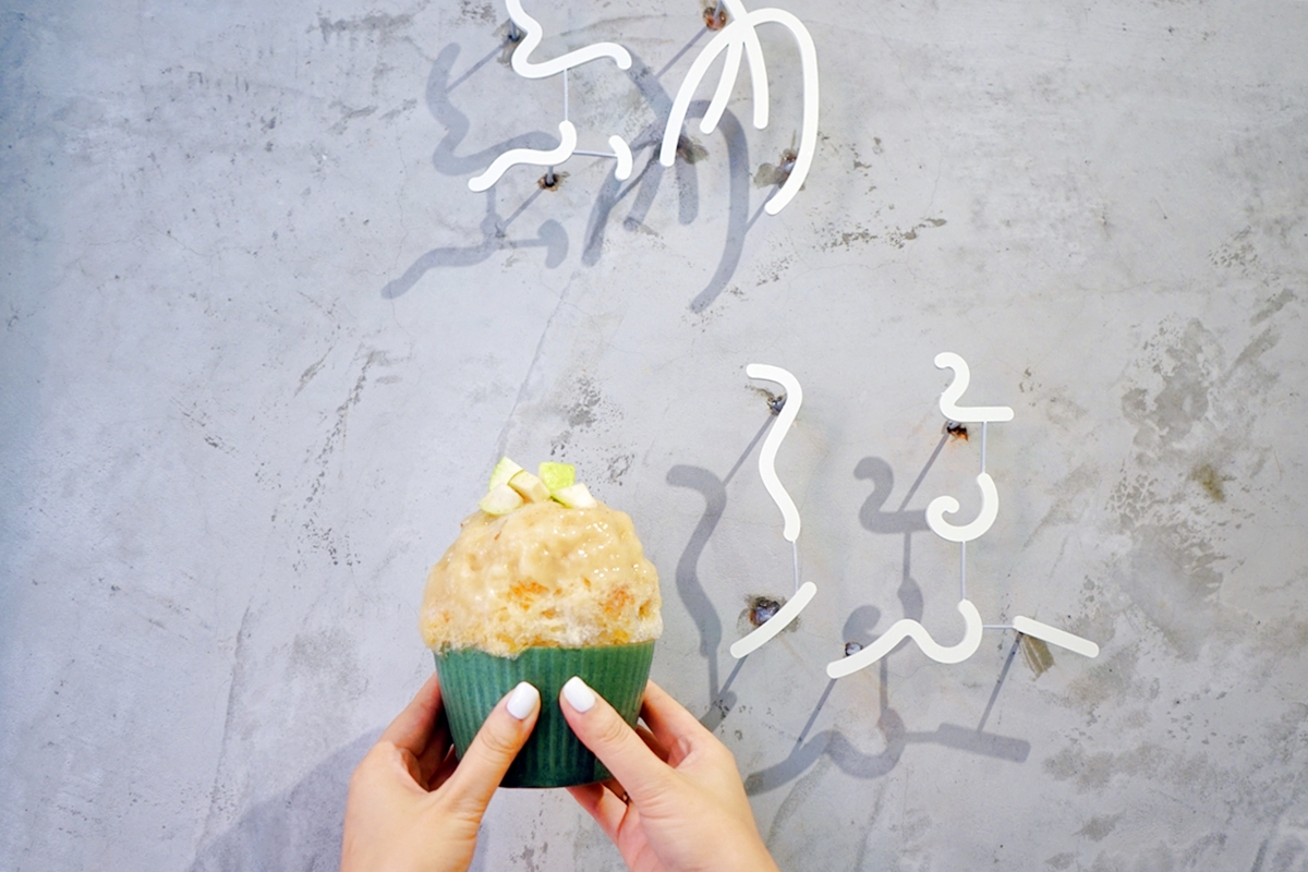 宜蘭  納涼Suzumu｜隱藏在市場旁 巷弄間的日式清新刨冰  搭配在地食材 自製天然果醬、糖漿、手作配料的創意口味  圓胖造型可愛爆表。