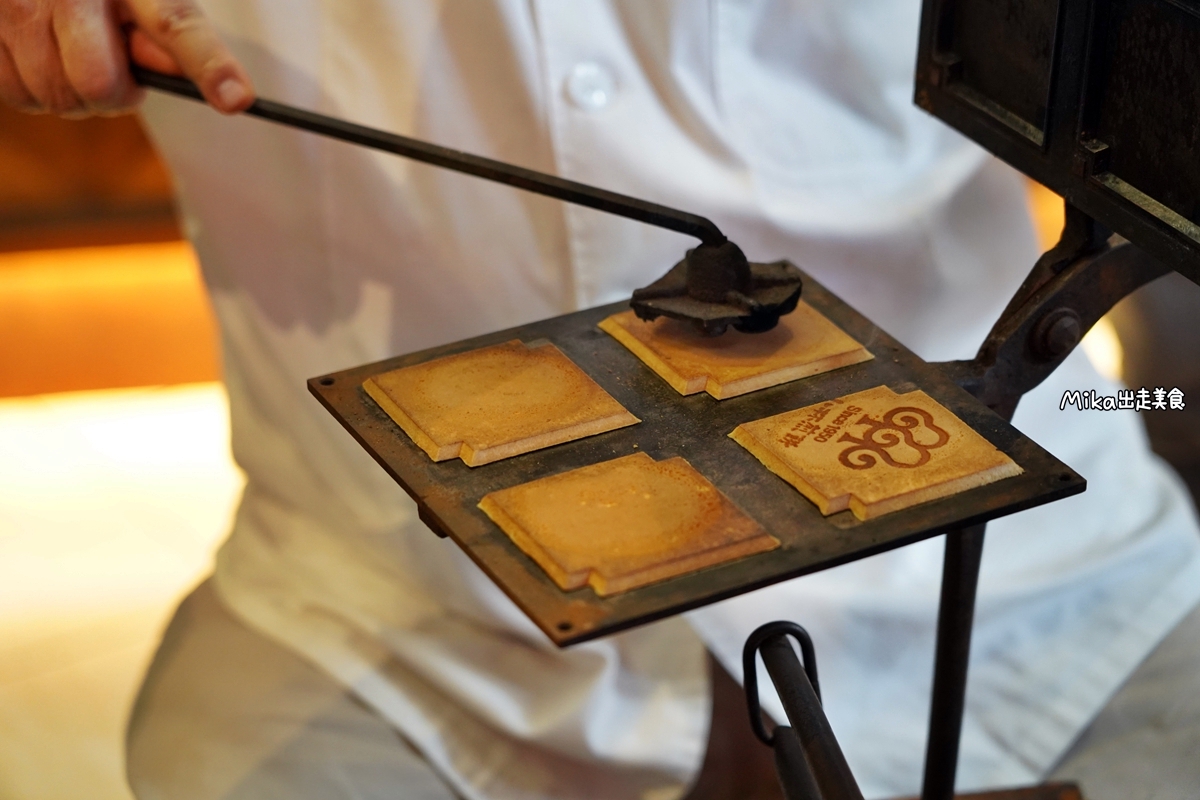 【台中】 大雅 小林煎餅 富林園洋果子｜歐式城堡內的華麗優雅下午茶 甜點咖啡廳，參觀傳統烤煎餅製作過程。