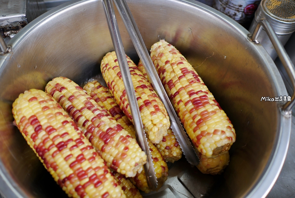 【彰化】 員林 超古早味碳烤玉米｜在地賣了45年的古早味碳烤玉米，糯米玉米超大一支只要50元。