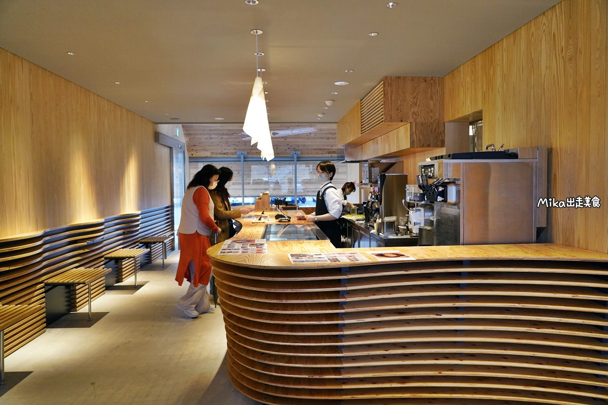 【日本】 鳥取沙丘  Takahama Café (高濱咖啡館)｜2022新開幕 鳥取沙丘最新地標，隈研吾設計 時尚獨特 仿沙丘造型咖啡廳。