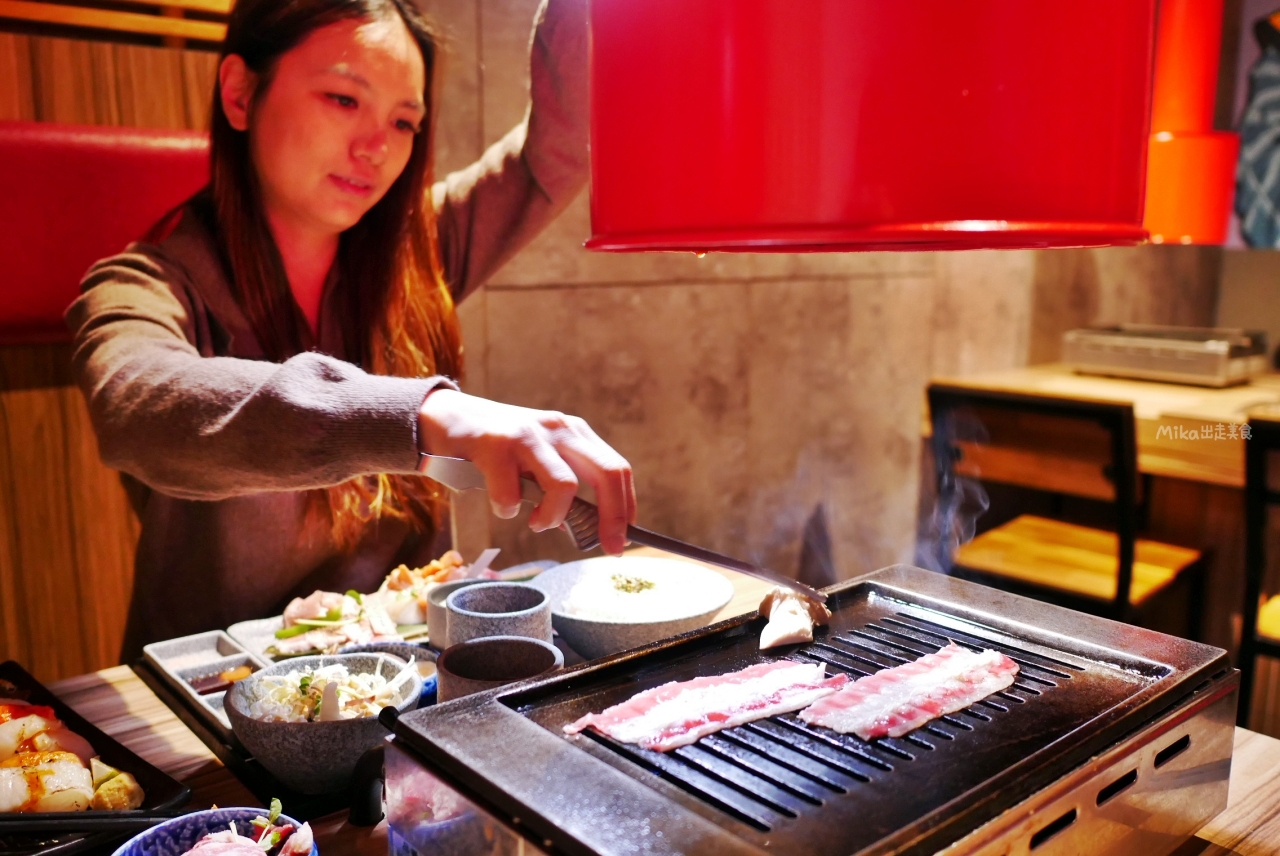 【桃園】 美術系壽司x烤滿分燒肉  桃園慈德店｜google高達4.9顆星 平價有質感的單身友善店！一個人也可以吃的燒肉、壽司定食，還有平價丼飯也很受歡迎。