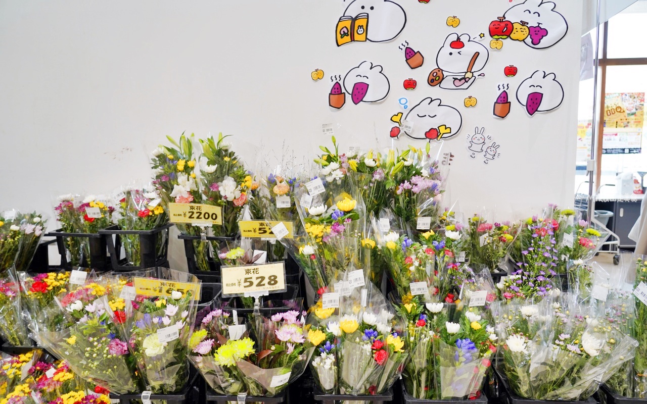 【日本】 福島市 道の駅 ふくしま｜購物土特產、水果、美食街的公路休息站，還有吉利蛋與莫魯貝的超萌人孔蓋。