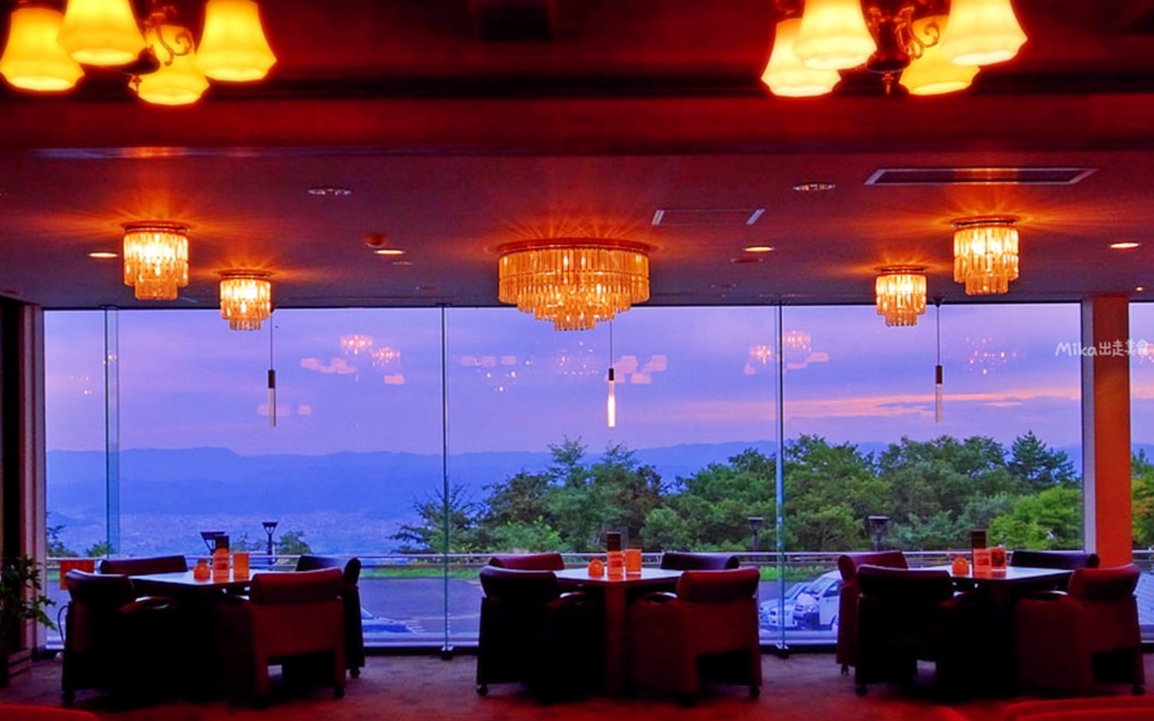【日本】 福島市 高湯溫泉 花月高地飯店｜東北極上秘湯 高湯溫泉 擁有Tiffany藍的硫磺泉原湯，推薦這家被山景楓林環繞的溫泉飯店。