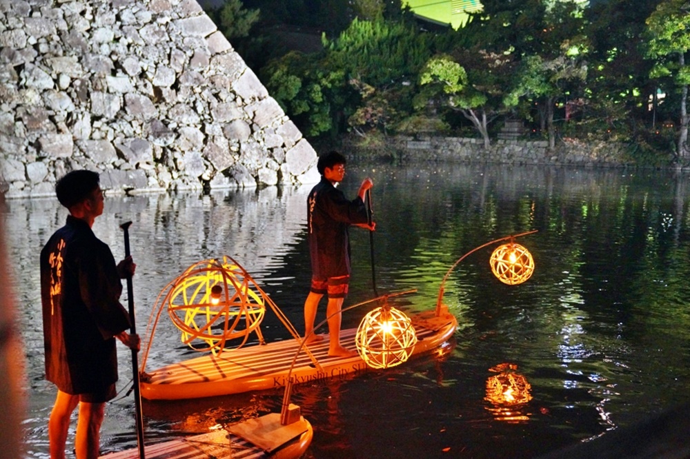 【日本】 北九州市 小倉城 ｜秋季期間限定 小倉城竹燈祭，點亮 30,000 個竹燈籠的夢幻浪漫祭典。