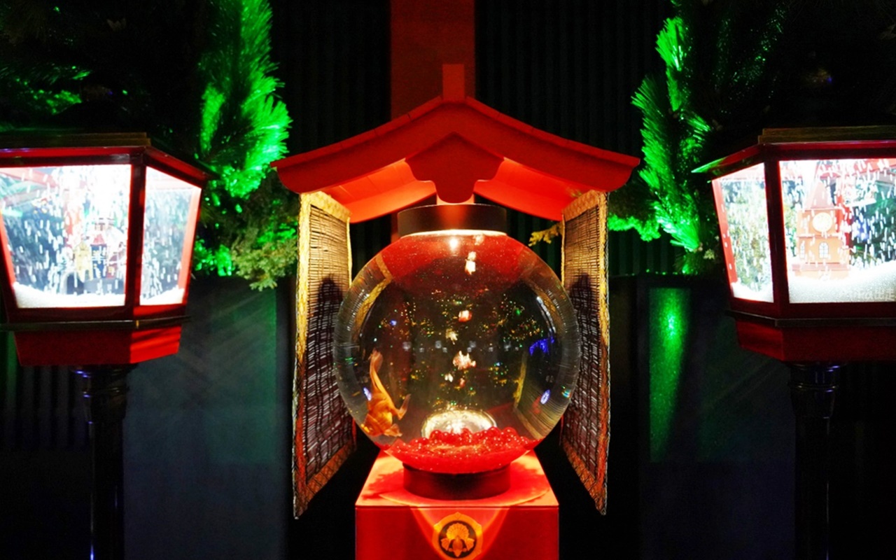 【日本】 東京銀座 「Art Aquarium」藝術水族館｜來東京必看 結合高科技聲光效果與夢幻金魚的藝術水族館，流動並有生命的華麗金魚藝術展。