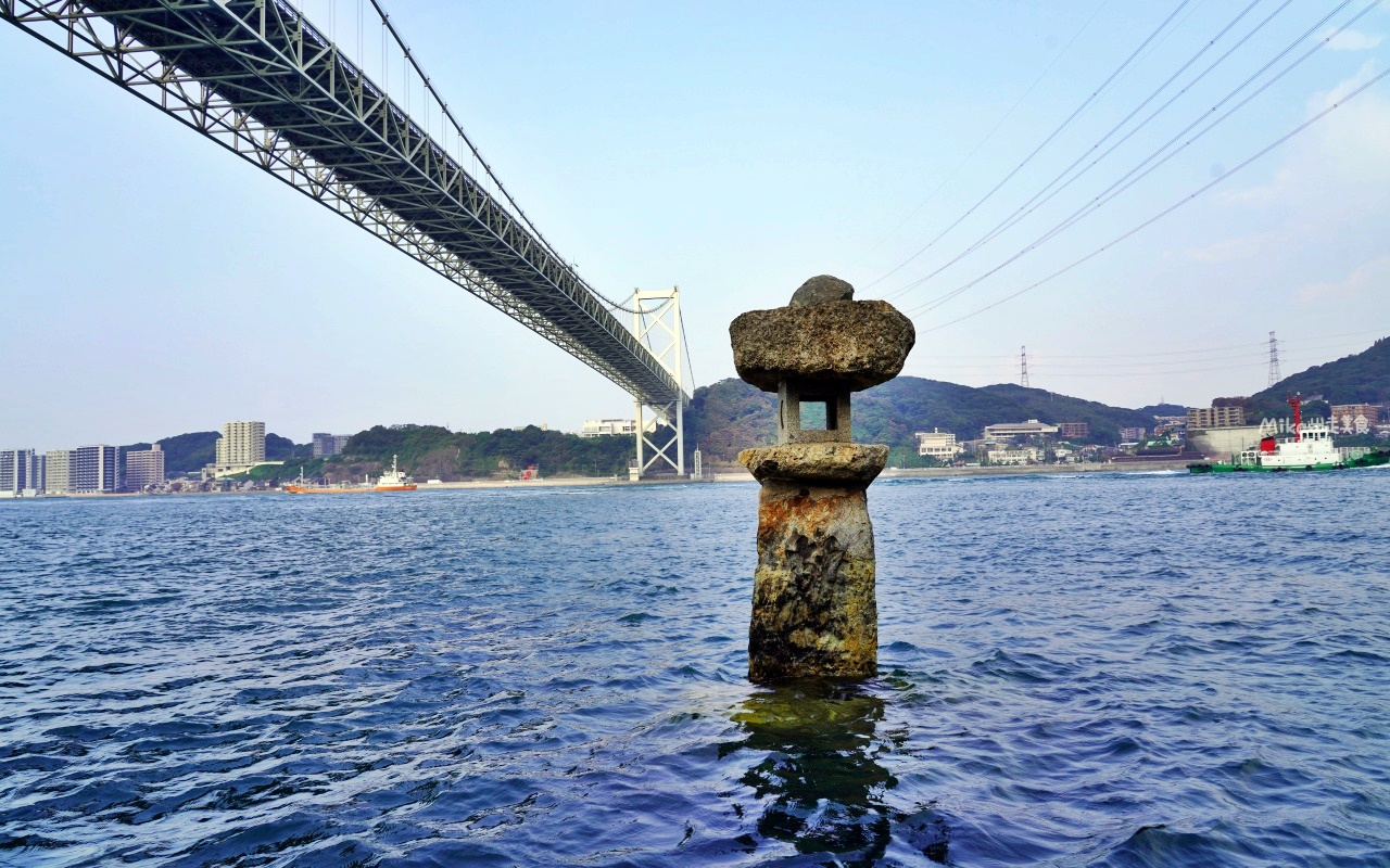【日本】 北九州 和布刈神社｜門司港景點  面向關門海峽  九州最北端神社，還有超可愛 用釣的河豚御神籤以及海中石燈籠。