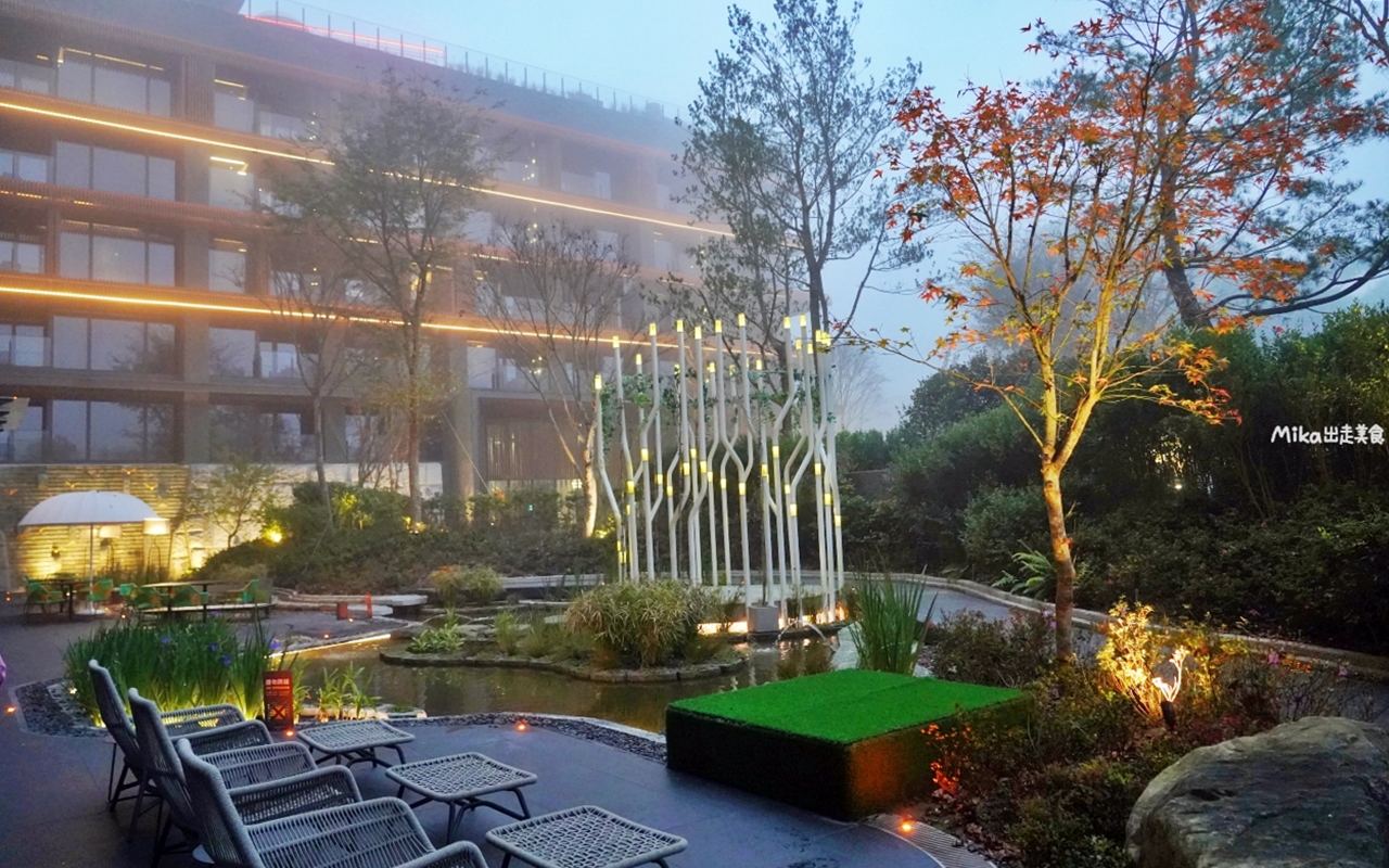 【嘉義】 阿里山 英迪格酒店｜全台海拔最高 國際品牌酒店！山林中 雲霧繚繞與壯闊日出的頂樓無邊際泳池。
