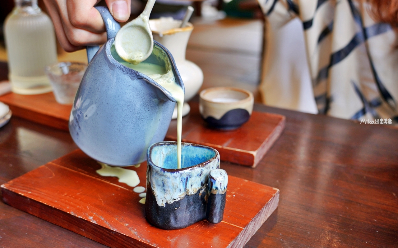 【南投】 日月潭 湖の怪物 咖啡｜根本日本文青風景點，將阿嬤自製傳統紅龜粿變身可愛湖怪，好吃也好拍。