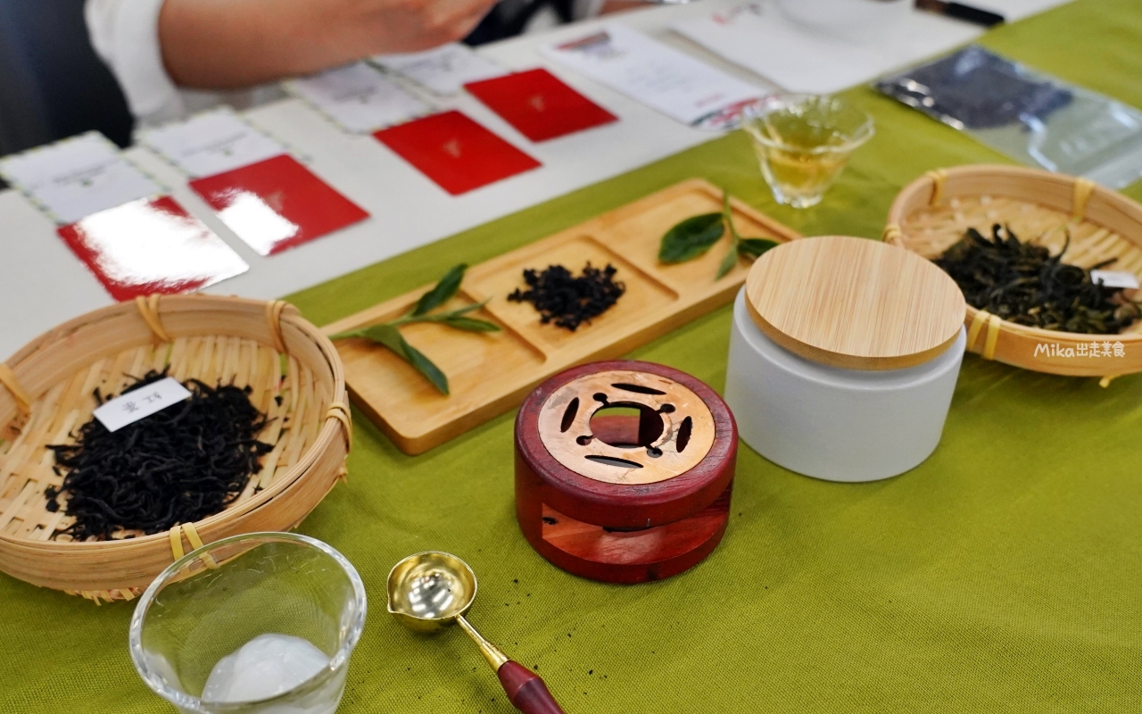 【台東】 鹿野 農會農特產品行銷中心｜梅花鹿公園旁 鹿野在地特產伴手推薦，還有獨特封茶體驗。