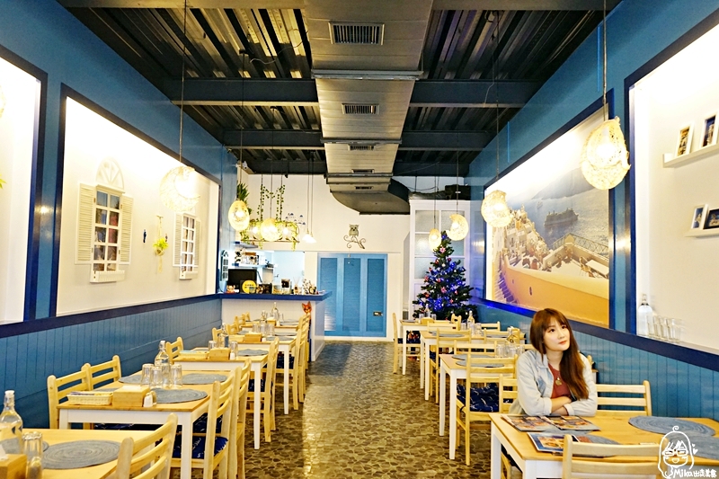『新竹。竹北』 Oia Greek Taverna 伊亞希臘小館｜ 希臘帥哥為愛來台灣開希臘專門料理！滿滿地中海希臘海洋風情 好吃也好拍 還是一間寵物友善餐廳，聖誕套餐系列開放預約中喔。