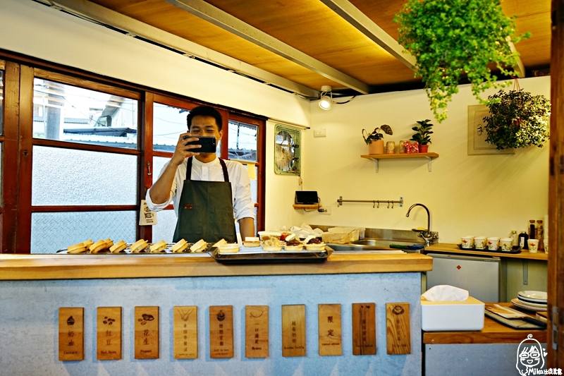 『新竹。東區』西大路美食 小羅賓的廚房 紅豆餅專賣店｜日式質感老宅裡有著帥哥老闆親手做的真材實料 飽滿內餡 溫暖又有誠意的紅豆餅。