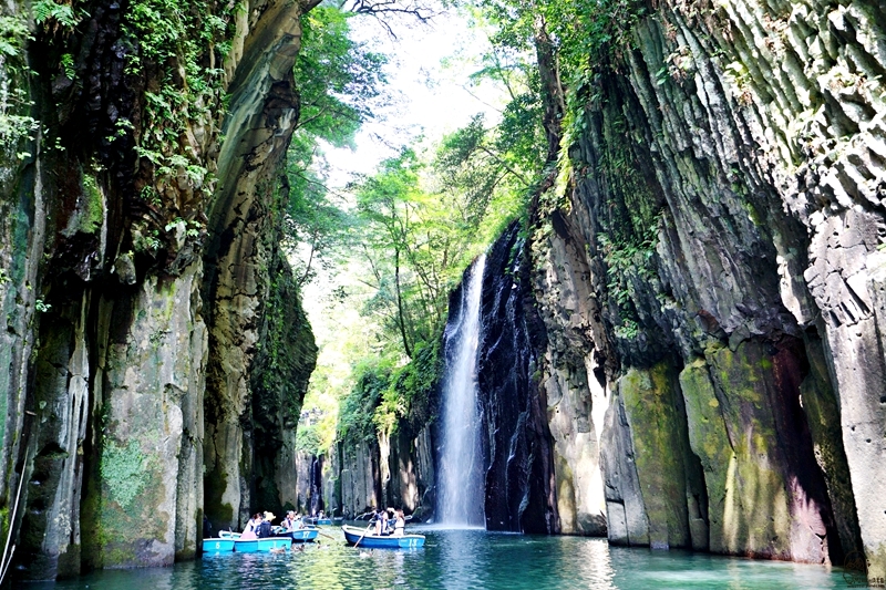【日本】九州  高千穂峡｜絕景名勝 V字型峽谷瀑布內划船體驗。