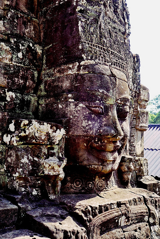延伸閱讀：『柬埔寨。暹粒』 吳哥窟 大吳哥城Angkor Thom（微笑高棉）＆塔普倫寺Taprohm Temple（古幕奇兵拍攝地）＆小吳哥城皇城ANGKOR WAT-古老藝術王朝的尋秘之旅｜景成柬埔寨國際航空於2017/5/13日起 搭配每週6去3回的直飛吳哥窟航班。以後前往吳哥窟將更方便-2017/04/17-04/21柬埔寨吳哥窟＆西哈努克港考察之旅。