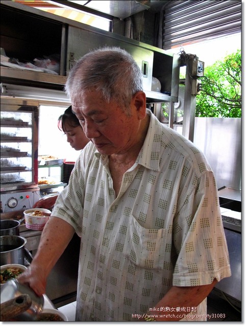 無名好地方001–後龍街上傳統好吃真材實料的『一條龍美食芋粿』